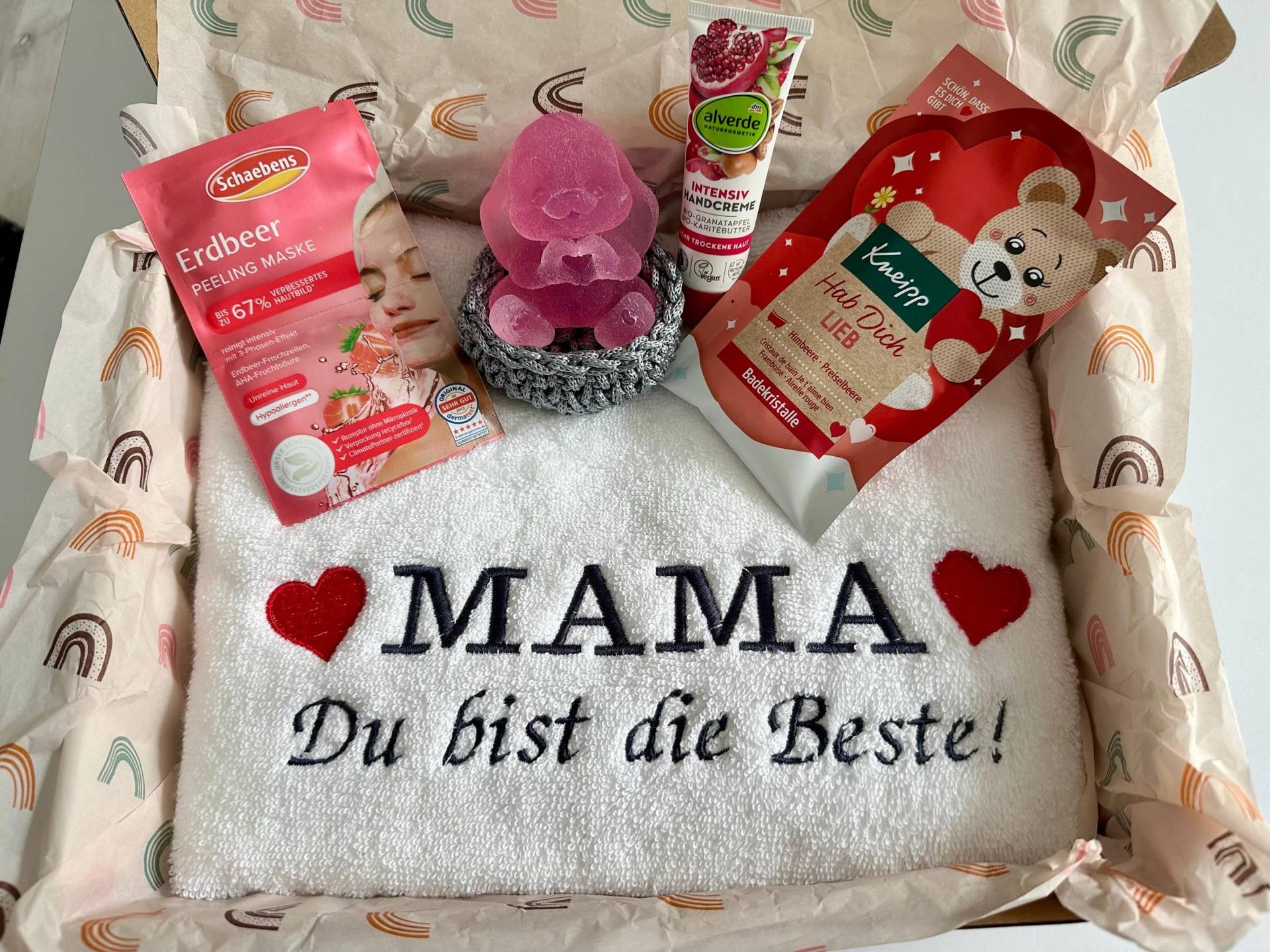 Geschenkset Für Mama-Handtuch Mit Spruch-Wellnessbox Seife Und Pflege-Muttertagsgeschenk - Personalisierte Geschenkbox-Geburtstag Geschenkset Für Mama-Handtuch Mit Spruch-Wellnessbox Seife Und Pflege-Muttertagsgeschenk - Personalisierte Geschenkbox-Geburtstag von Etsy - TibasZaubernadel