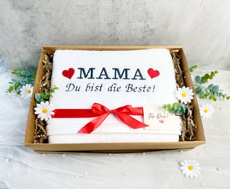 Personalisiertes Geschenk Mama, Geschenkbox Muttertag Geschenk, Geburtstag Frau, Geschenkset Handtuch Bestickt von Etsy - TibasZaubernadel