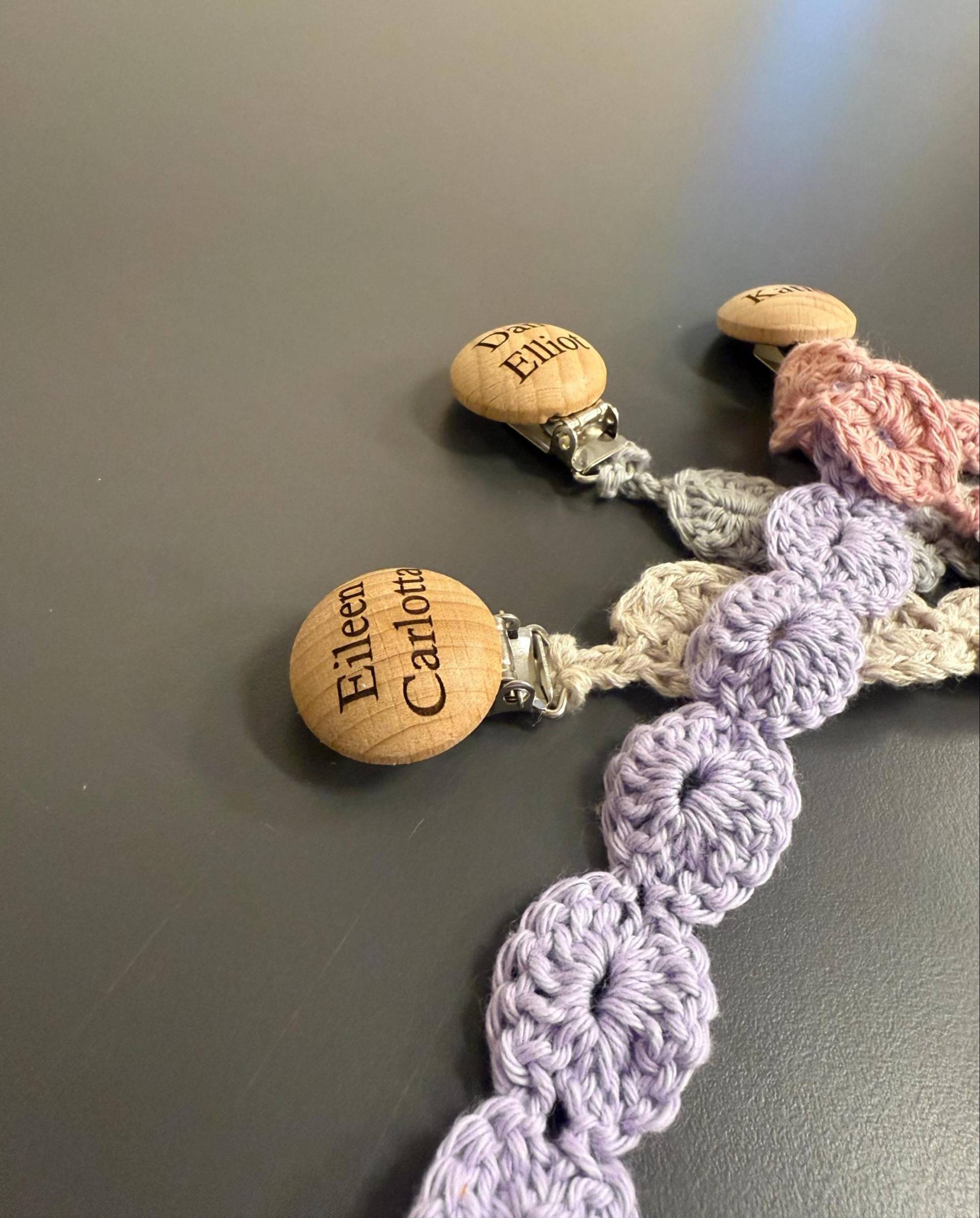 Personalisierte Schnullerkette von Etsy - TimbertextDE