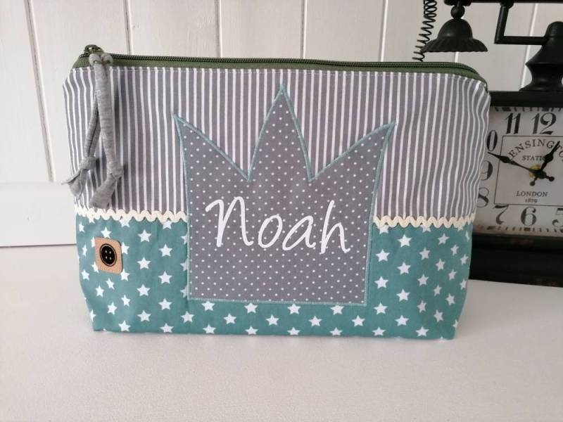 Kulturtasche /Windeltasche Mit Name Personalisierbar/Geschenk Zur Geburt/Taufgeschenk/Personalisiertes Geschenk von Etsy - DeinKuestenknopf