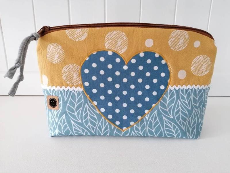 Kulturtasche /Windeltasche Mit Name , Personalisiert Taufgeschenk, Geschenkidee, Senf Gelb/Altblau von Etsy - DeinKuestenknopf