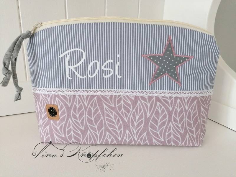 Windeltasche Mit Name/Kulturbeutel/Personalisiertes Geschenk/Geschenk Zur Geburt/Taufgeschenk von Etsy - DeinKuestenknopf