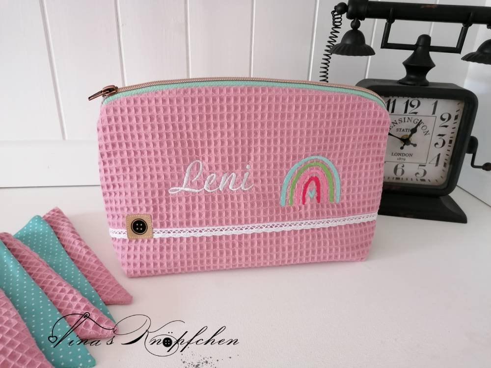 Windeltasche Mit Name/Wickeltasche Personalisiert /Kulturtasche /Regenbogen/Altrosa/Waffelpique/Taufgeschenk Name Windeltasche Mit Name/Wickeltasche Personalisiert /Kulturtasche /Regenbogen/Altrosa/Waffelpique/Taufgeschenk Name von Etsy - TinasKnoepfchen