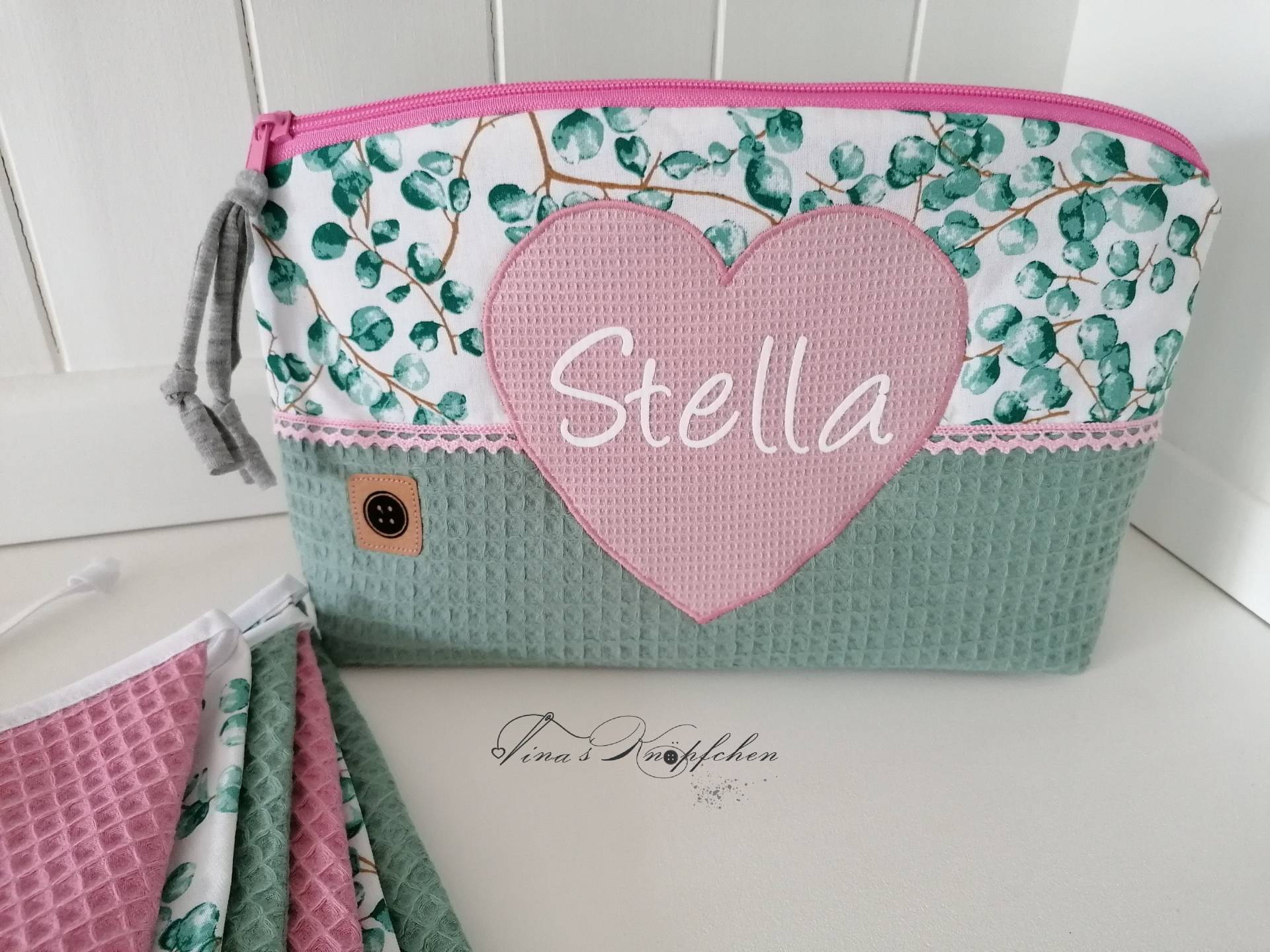 Windeltasche Mit Name Für Mädchen, Altrosa /Grün-Grau, Geschenk Zur Geburt, Baby, Taufgeschenk, Eucalyptus Windeltasche Mit Name Für Mädchen, Altrosa /Grün-Grau, Geschenk Zur Geburt, Baby, Taufgeschenk, Eucalyptus von Etsy - TinasKnoepfchen