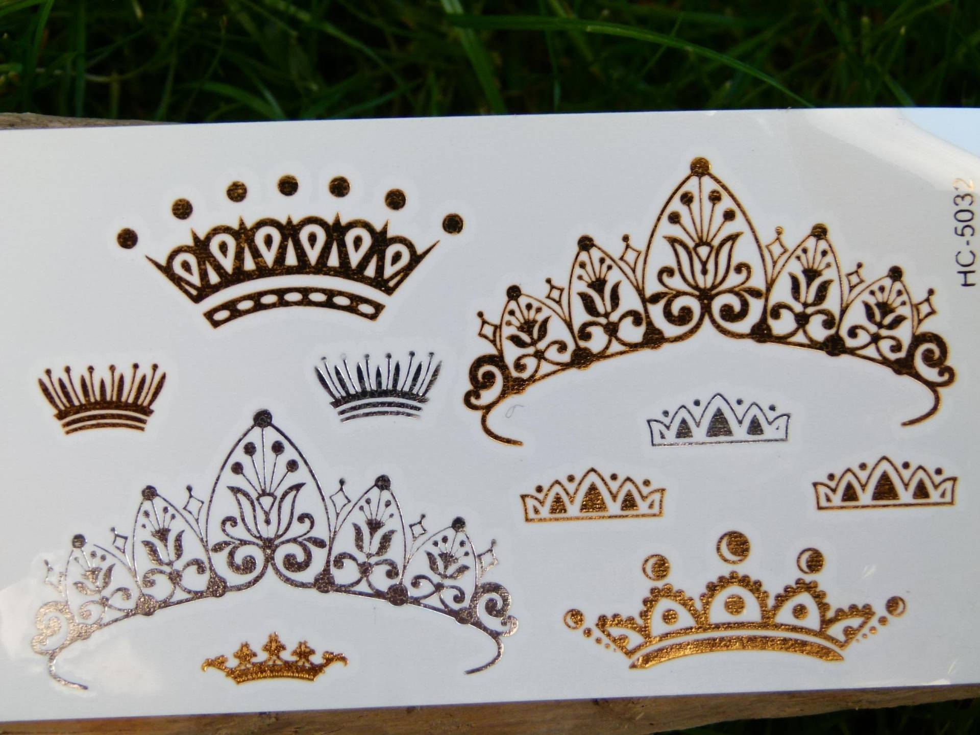 Nr. 001 - Temporäres Tattoo Goldfarben, Silberfarben, Diadem Krone Boho Körperschmuck Körperbild Fake Armtattoo Körpertattoo Nr. 001 - Temporäres Tattoo Goldfarben, Silberfarben, Diadem Krone Boho Körperschmuck Körperbild Fake Armtattoo Körpertattoo von Etsy - TinkyStarShop