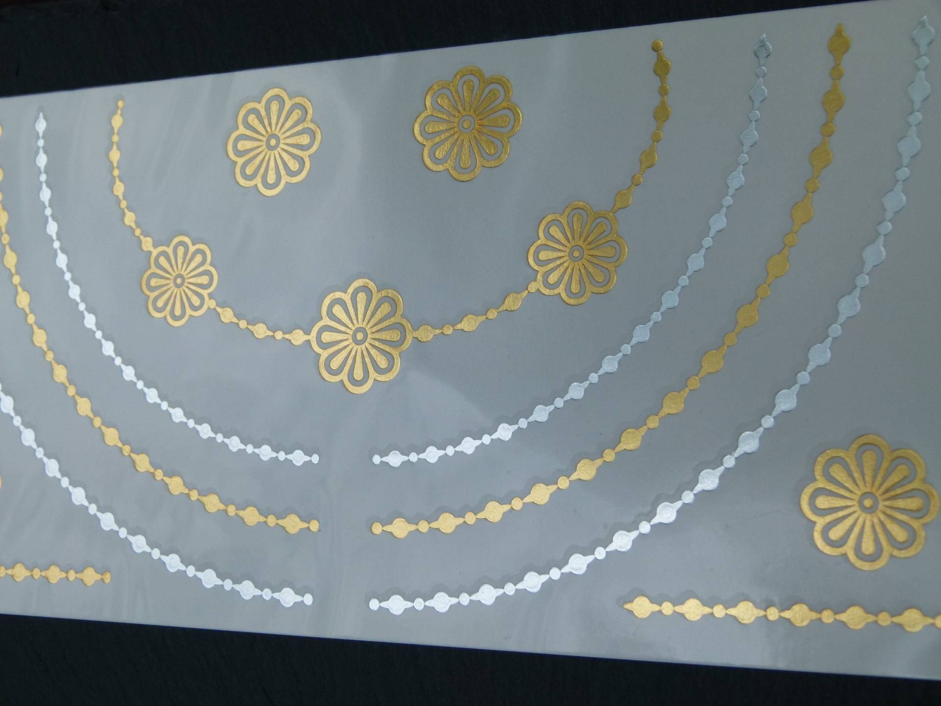 Nr. 037 - Temporäres Tattoo Metallic Kette Boho Körperschmuck Körperbild Fake Armtattoo Körpertattoo Goldtattoo Nr. 037 - Temporäres Tattoo Metallic Kette Boho Körperschmuck Körperbild Fake Armtattoo Körpertattoo Goldtattoo von Etsy - TinkyStarShop