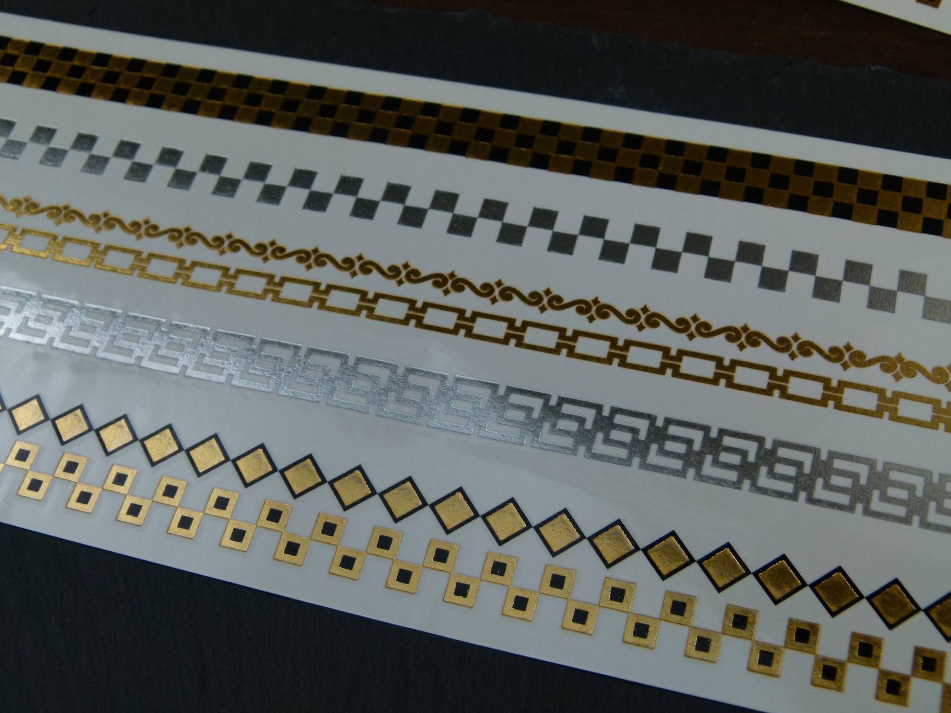 Nr. 039 - Temporäres Tattoo Goldfarben Silberfarben Schwarz Metallic Kette Boho Bodytattoo Körpertattoo Fake Körperbild Nr. 039 - Temporäres Tattoo Goldfarben Silberfarben Schwarz Metallic Kette Boho Bodytattoo Körpertattoo Fake Körperbild von Etsy - TinkyStarShop