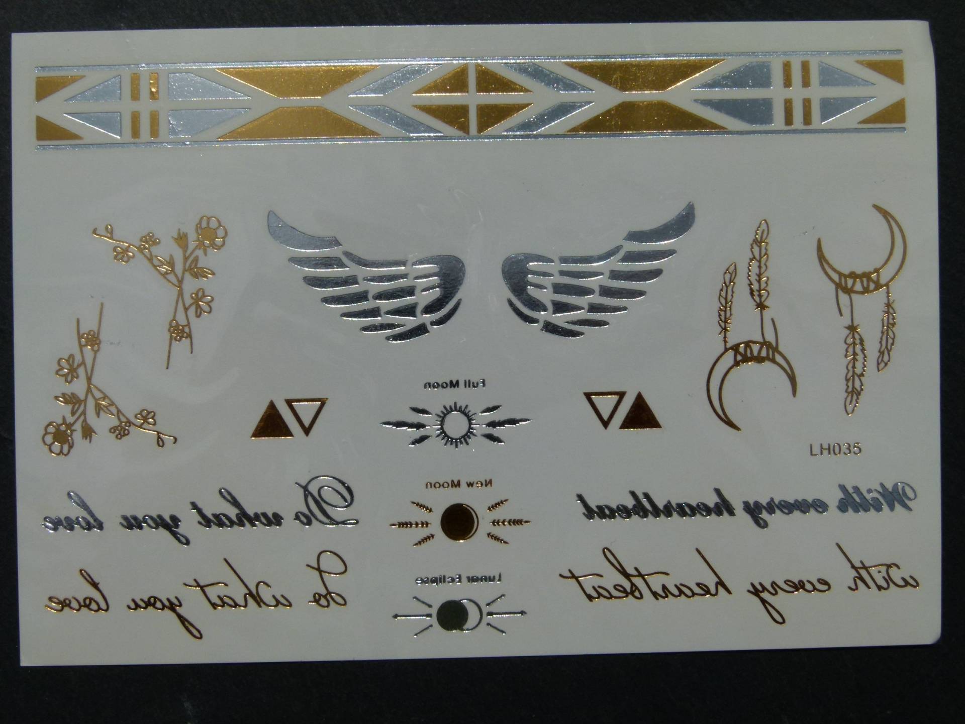 Nr. 117 - Temporäres Tattoo Boho Goldfarben Spruch Flügel Wing Körperschmuck Körperbild Silberfarben Fake Körpertattoo Nr. 117 - Temporäres Tattoo Boho Goldfarben Spruch Flügel Wing Körperschmuck Körperbild Silberfarben Fake Körpertattoo von Etsy - TinkyStarShop