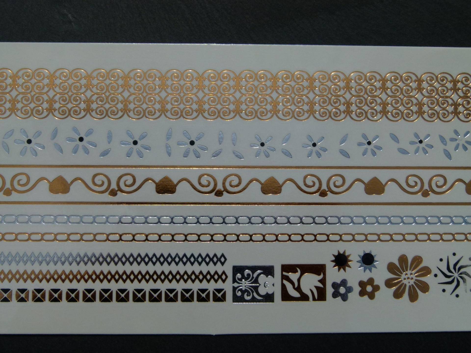 Nr. 129 - Temporäres Tattoo Boho Gold Silber Blume Feder Körperschmuck Körperbild Silberfarben Fake Nr. 129 - Temporäres Tattoo Boho Gold Silber Blume Feder Körperschmuck Körperbild Silberfarben Fake von Etsy - TinkyStarShop