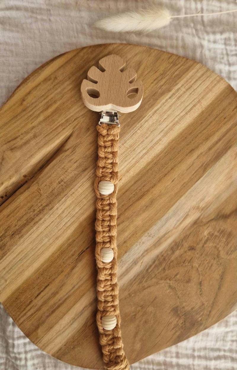 Handgemachte Makramee Schnullerkette Karamellbeige - Mit/Ohne Perlen Boho Babyzubehör -Schnullerband Baby -Geschenk Zur Geburt von Etsy - TitiloobyKiki