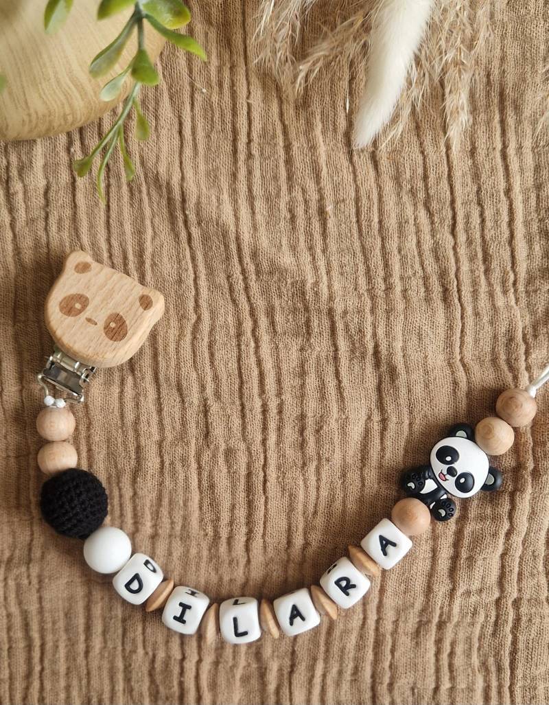 Schnullerkette Personalisiert, Panda Special Edition, 100% Handgemacht, Für Baby Und Kleinkinder, Weiße Silikon Oder Holzbuchstaben von Etsy - TitiloobyKiki