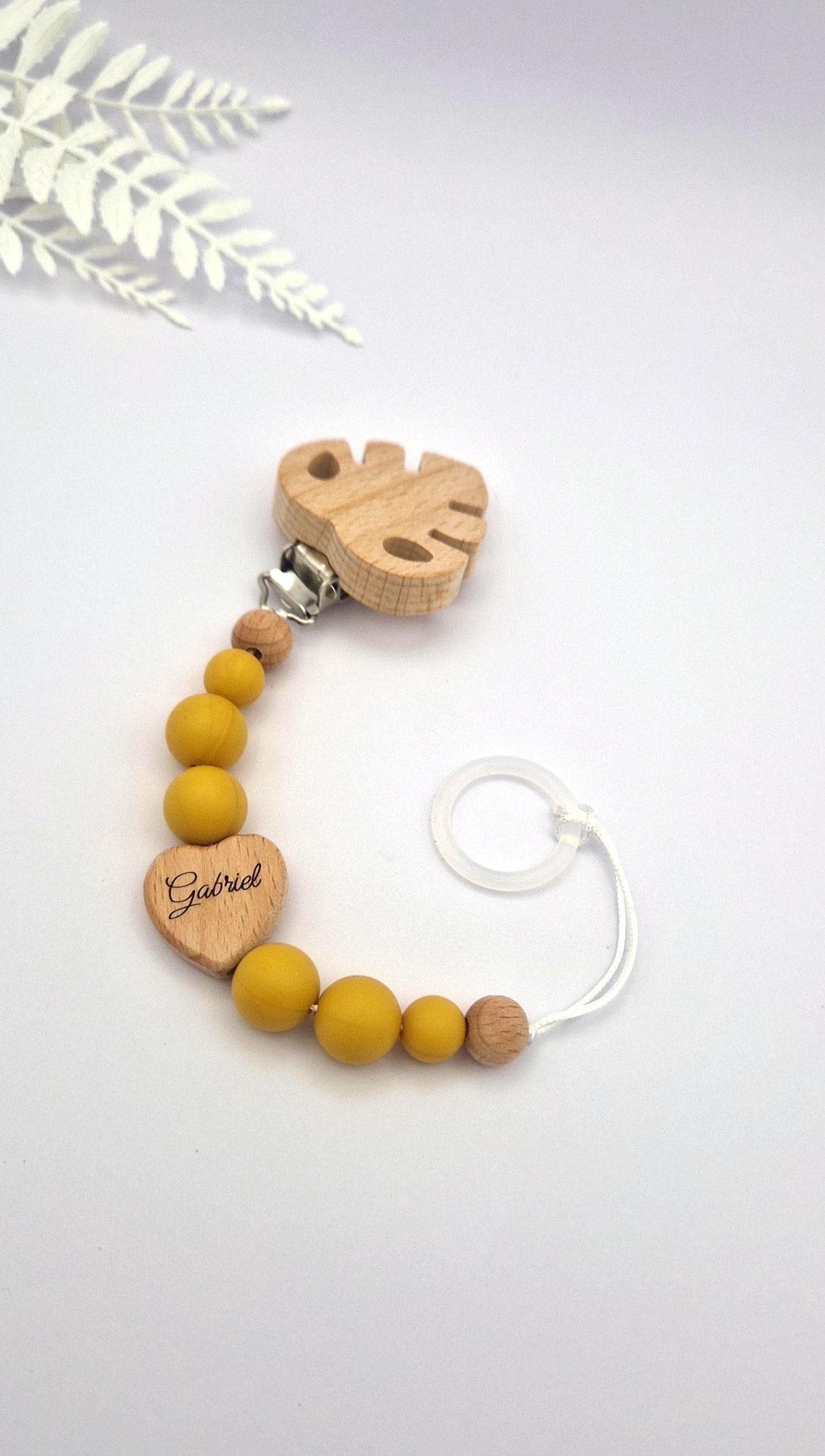 Personalisierte Schnullerkette Mit Namen | Senfgelb Baby Geschenk Geburt & Taufe Handgemachtes Babygeschenk Bpa-Frei Mit Namensgravur Personalisierte Schnullerkette Mit Namen | Senfgelb Baby Geschenk Geburt & Taufe Handgemachtes Babygeschenk Bpa-Frei Mit Namensgravur von Etsy - TitiloobyKiki
