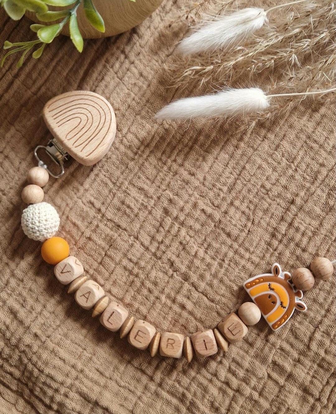 Schnullerkette Giraffe Mit Name | Personalisiertes Tiermotiv Geschenk Für Babys |Babyartikel Holzbuchstaben Schnullerkette Giraffe Mit Name | Personalisiertes Tiermotiv Geschenk Für Babys |Babyartikel Holzbuchstaben von Etsy - TitiloobyKiki