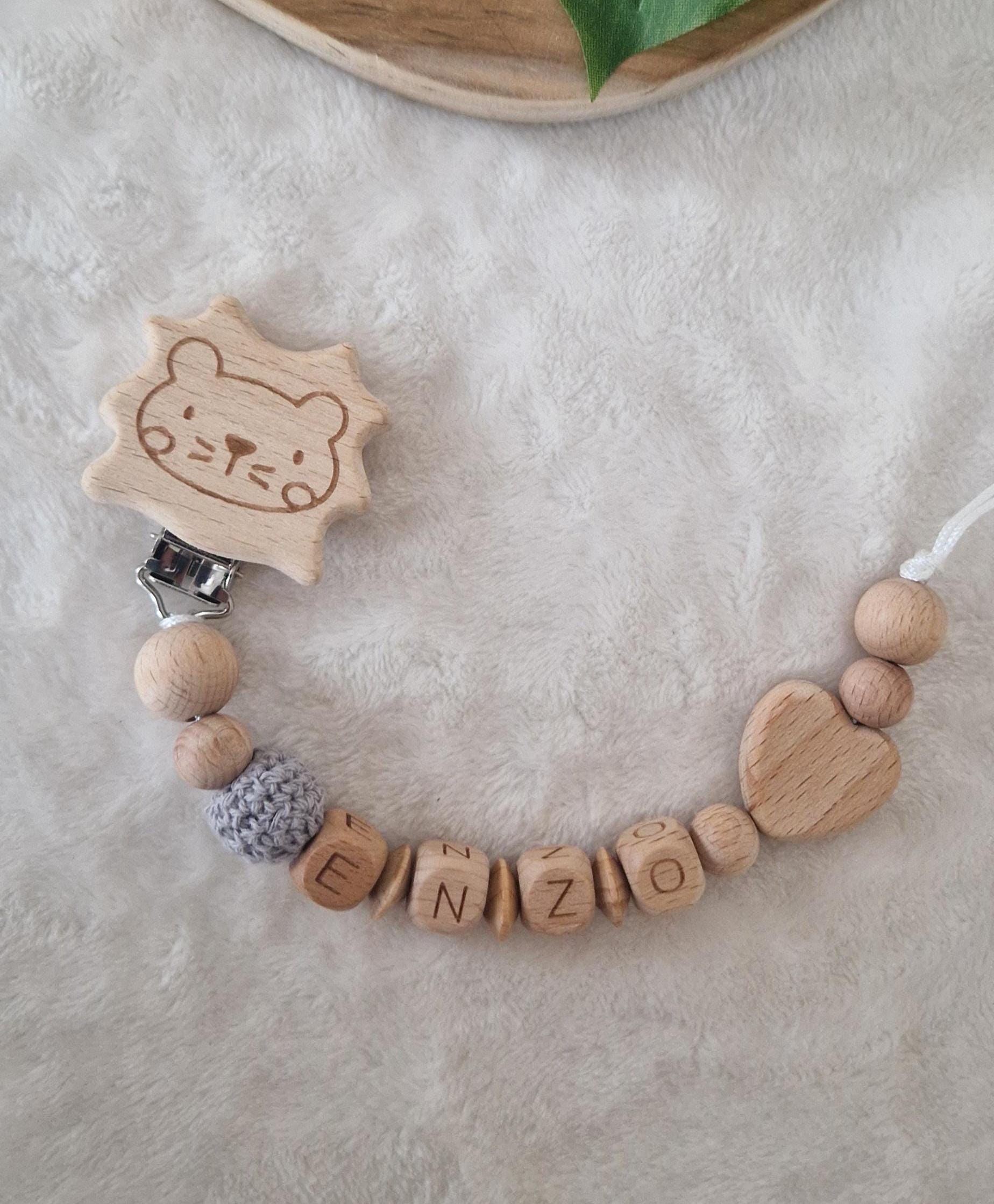 Schnullerkette Mit Name, Individuell Gestaltbar, Handgemachtes Babygeschenk, Personalisiertes Geschenk, Holzdesign Herz von Etsy - TitiloobyKiki