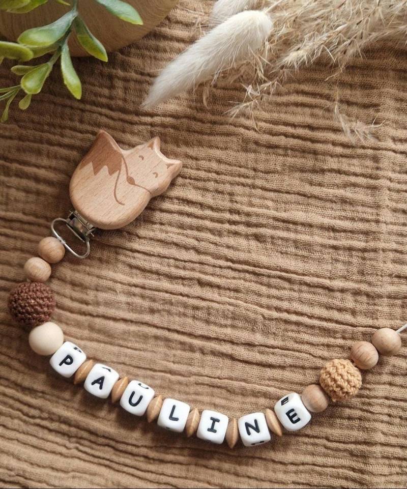 Schnullerkette Natur Boho Mit Name | 100% Handgefertigt Personalisiertes Geschenk Für Babys Babyartikel |Weiße Silikonbuchstaben von Etsy - TitiloobyKiki