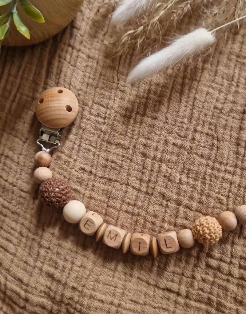 Schnullerkette Natur Boho Mit Name | Personalisiertes Schnullerkette| Geschenk Für Babys |Babyartikel Holzbuchstaben von Etsy - TitiloobyKiki