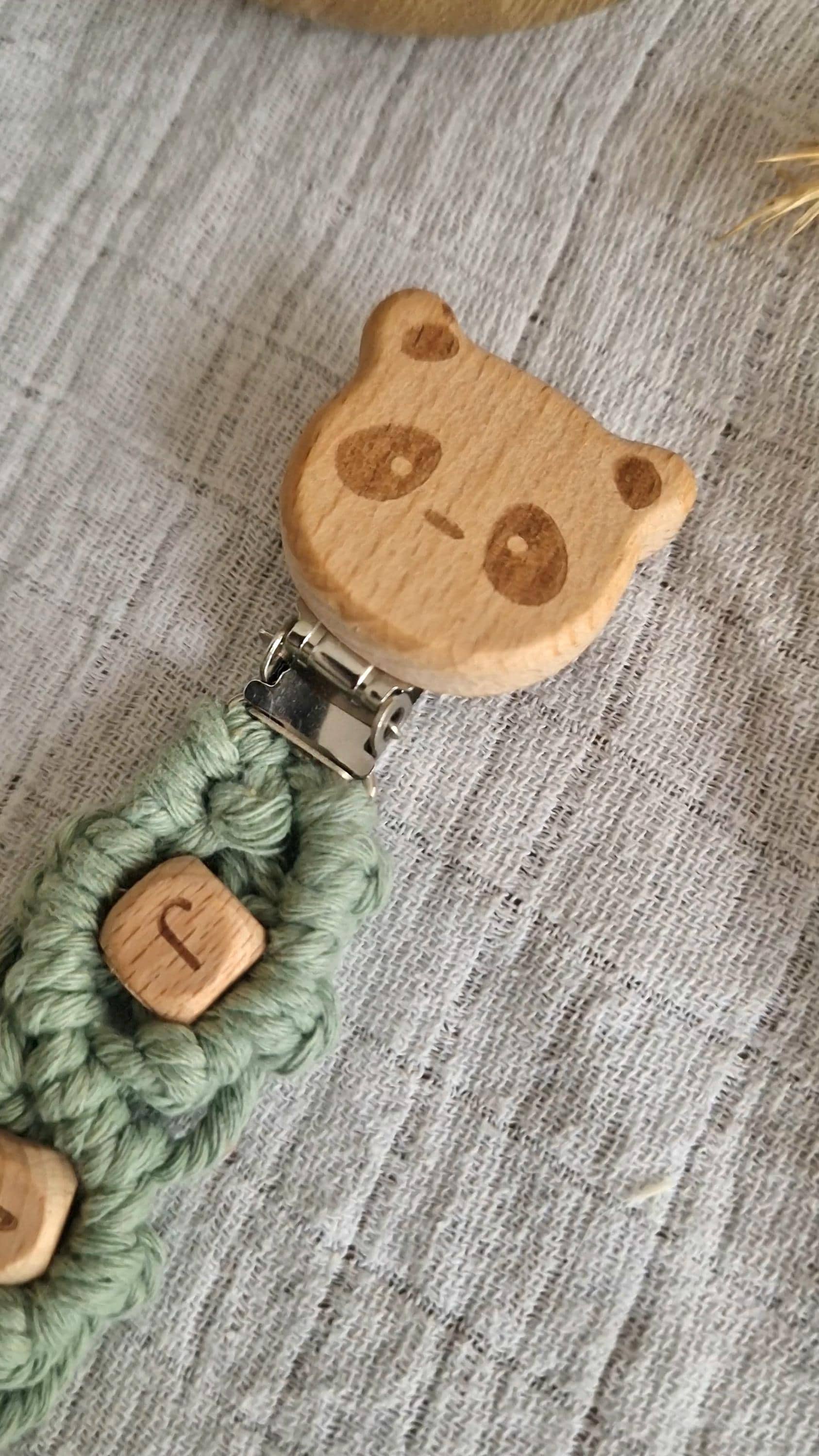Schnullerkette Personalisiert Mit Name, Makramee, 100% Baumwolle, Handgemacht, in Verschiedenen Farben, Babyaccessoire, Baby, Holzbuchstaben Schnullerkette Personalisiert Mit Name, Makramee, 100% Baumwolle, Handgemacht, in Verschiedenen Farben, Babyaccessoire, Baby, Holzbuchstaben von Etsy - TitiloobyKiki