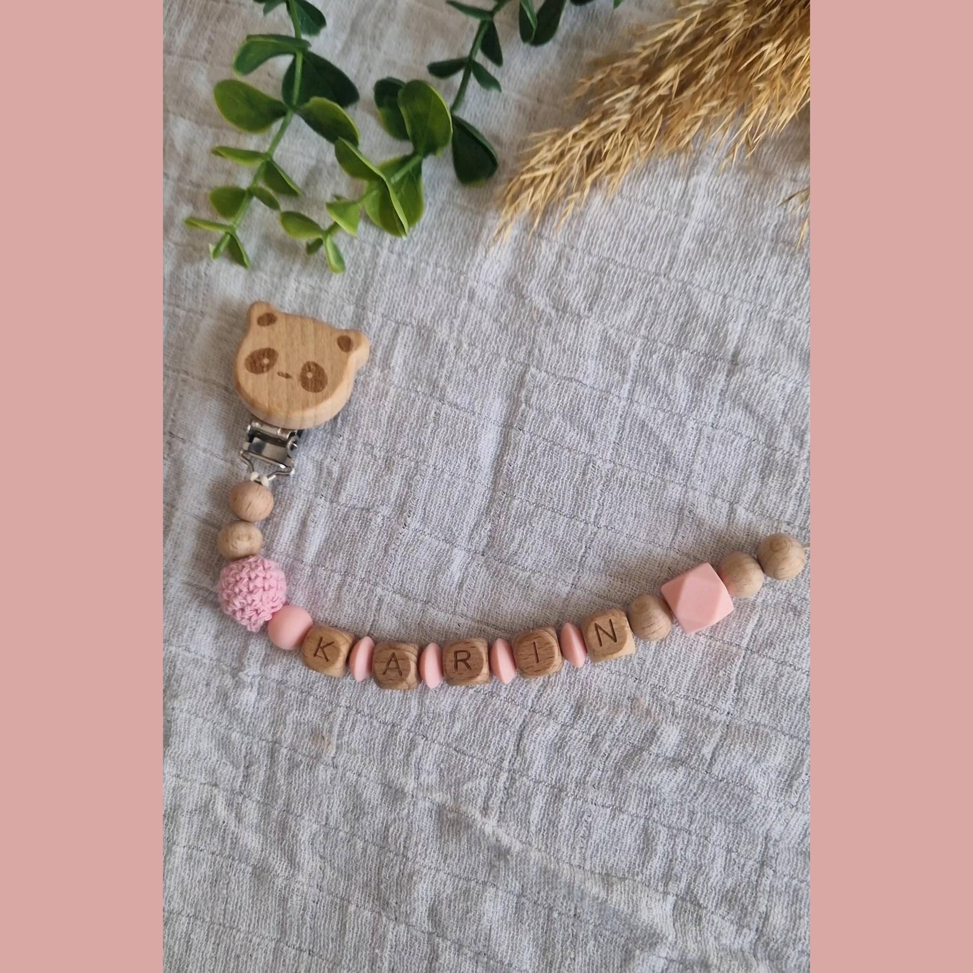 Personalisierte Rosa Schnullerkette Mit Namen - Liebevoll Handgefertigt |Handgemachtes Babygeschenk| Buntes Design | Holzbuchstaben Personalisierte Rosa Schnullerkette Mit Namen - Liebevoll Handgefertigt |Handgemachtes Babygeschenk| Buntes Design | Holzbuchstaben von Etsy - TitiloobyKiki