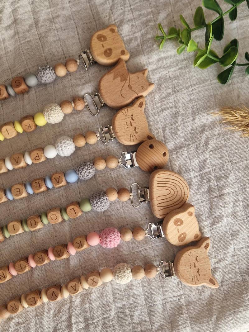 Schnullerkette Mit Namen Für Mädchen Und Junge, Personalisiert, 100% Handgemacht, Buntes Design, Geschenk, Holzbuchstaben von Etsy - TitiloobyKiki