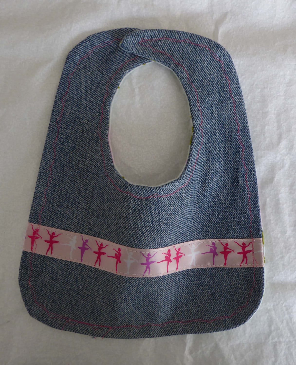 Denim Ballerina Lätzchen von Etsy - ToBoldlyCraft