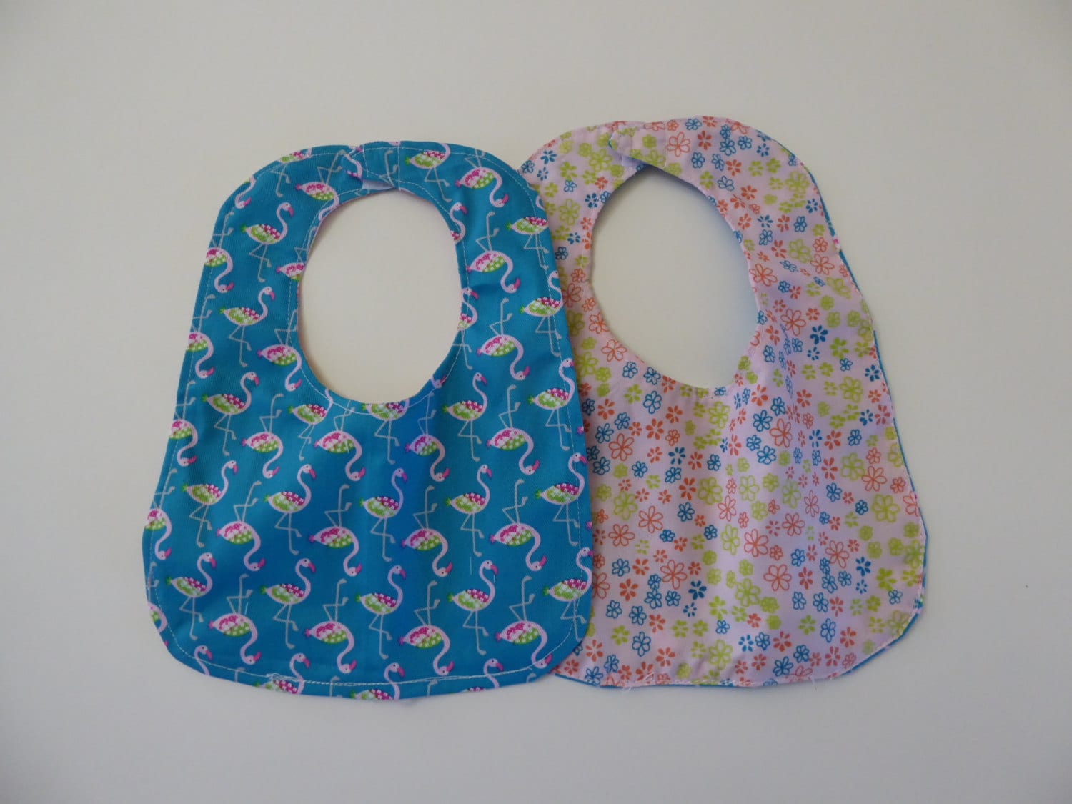 Flamingo-Baby-Lätzchen von Etsy - ToBoldlyCraft