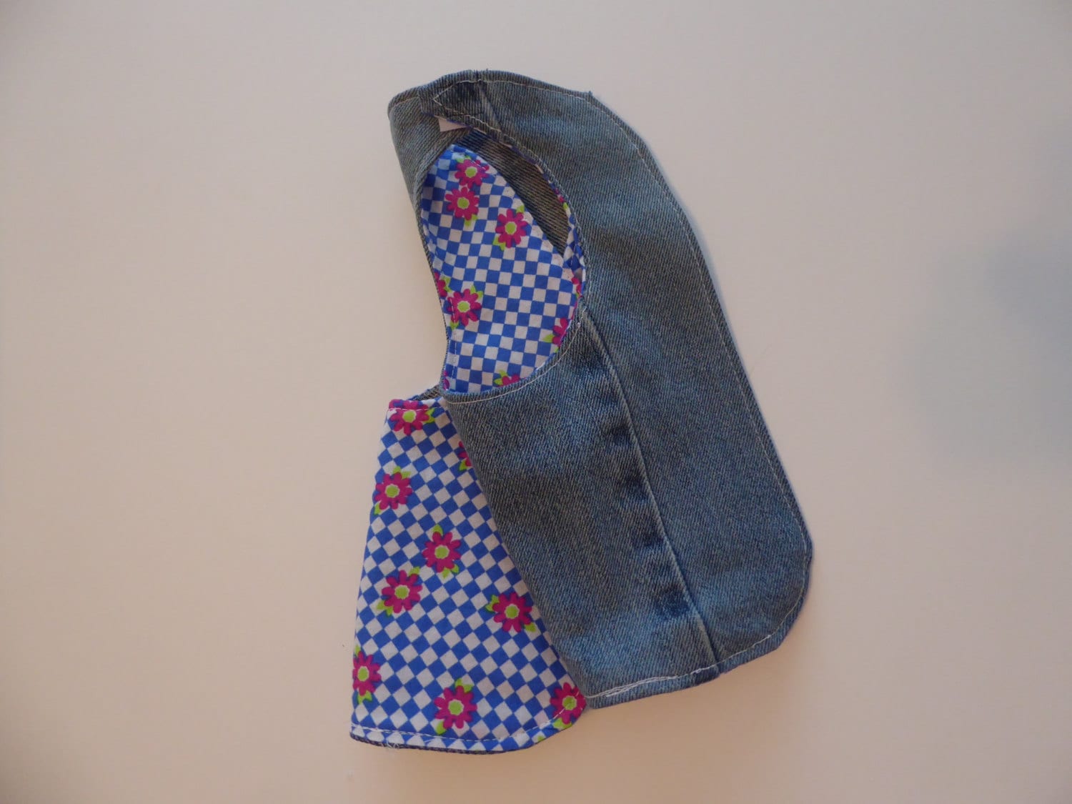 Jeans Blumen Lätzchen von Etsy - ToBoldlyCraft