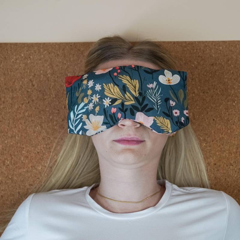 Yoga Augenkissen Mit Abnehmbaren Bezug - Lavendelduft Selbstgenähtes Meditationszubehör Aromatherapie Handgemacht Blau Blumen Dunkel von Etsy - TochtervonWalter