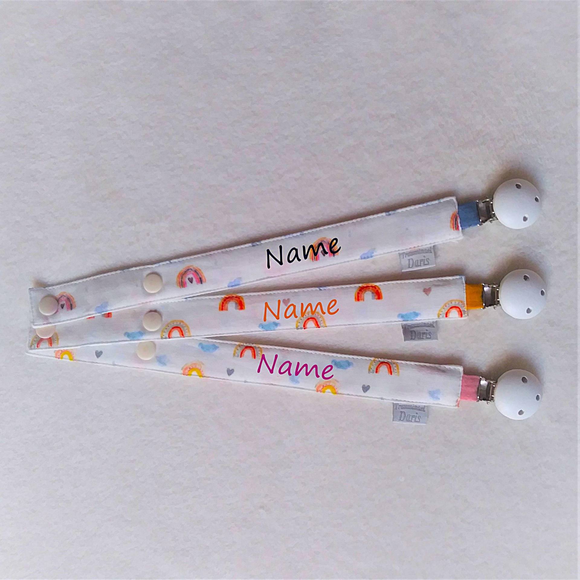Schnullerband Aus Musselin Mit Regenbogen, Namen Schnullerband Aus Musselin Mit Regenbogen, Namen von Etsy - TrauminselDaris