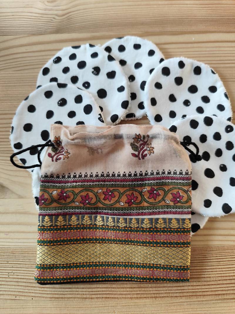 Abschminkpads, Gesichtsreinigung - Waschbar, Zero Waste, Schwarz Weiß Gepunktet, Frottee Weiß, 9 Stück Im Baumwollbeutel, Versandbereit von Etsy - Traumzauber24