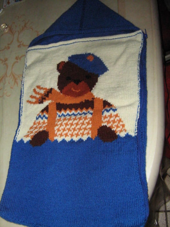 Babynest, Schlafsack-stil, Neugeborenengröße, Handgestrickt, Babydecke, Bären-Jacquard, Geburtsgeschenk Babynest, Schlafsack-stil, Neugeborenengröße, Handgestrickt, Babydecke, Bären-Jacquard, Geburtsgeschenk von Etsy - TricotDeBinouche