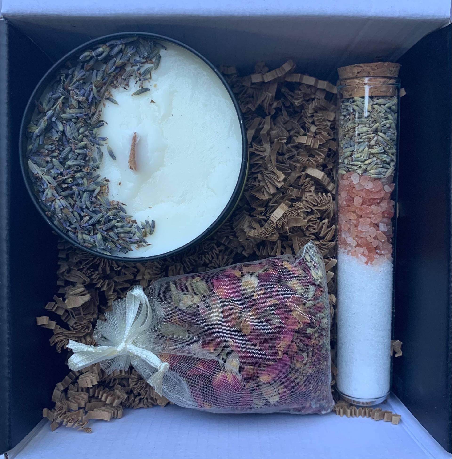 Meditate & Chill Geschenkbox Meditate & Chill Geschenkbox von Etsy - TripleMoonBathCo