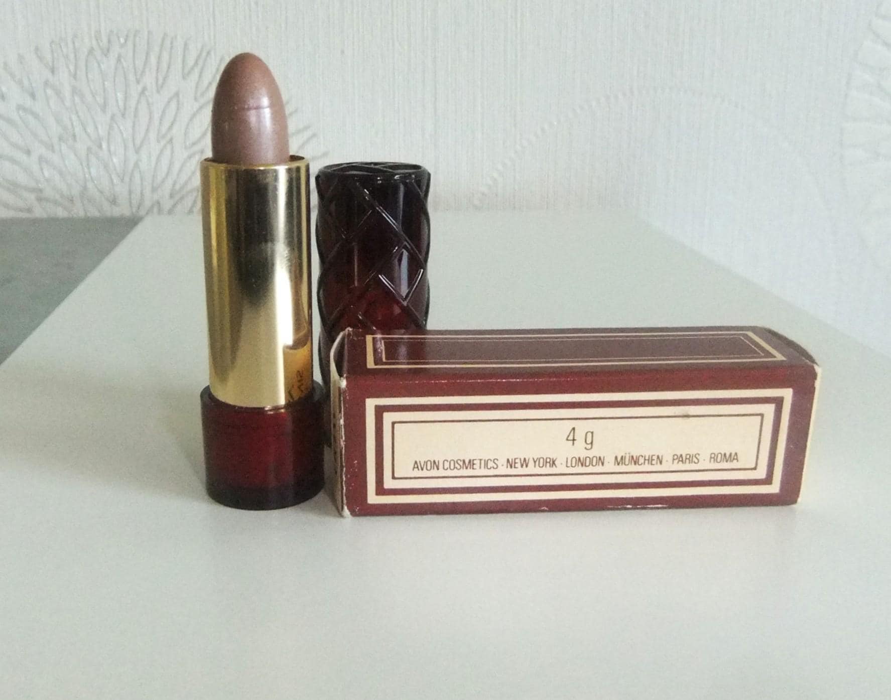 Avon Vintage Original Lippenstift Inkl. Überkarton, Unbenutzt Aus Den 70Er/80Er Jahren Avon Vintage Original Lippenstift Inkl. Überkarton, Unbenutzt Aus Den 70Er/80Er Jahren von Etsy - TroedelMarie