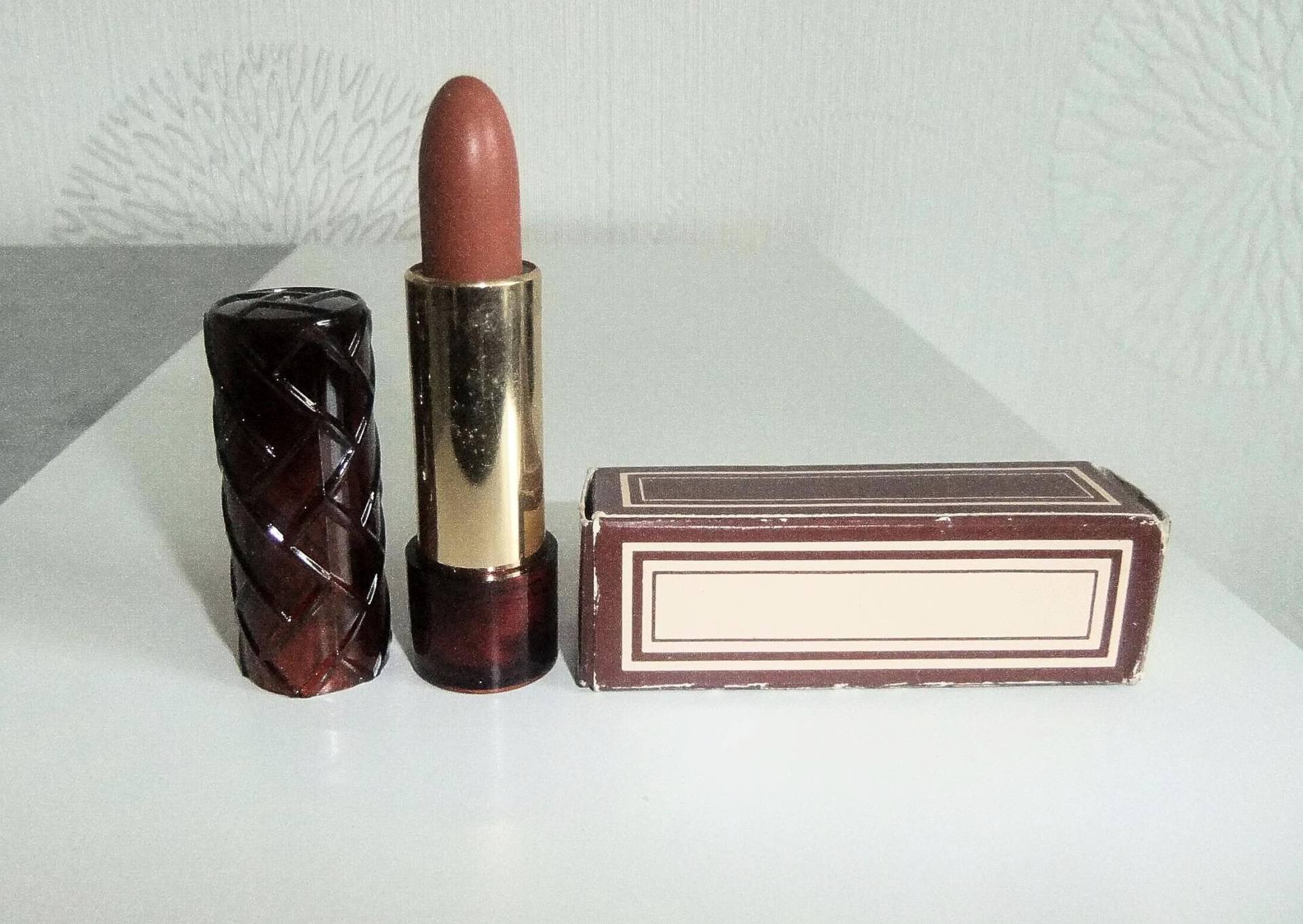 Avon Vintage Original Lippenstift Inkl. Überkarton, Unbenutzt Aus Den 70Er/80Er Jahren Avon Vintage Original Lippenstift Inkl. Überkarton, Unbenutzt Aus Den 70Er/80Er Jahren von Etsy - TroedelMarie