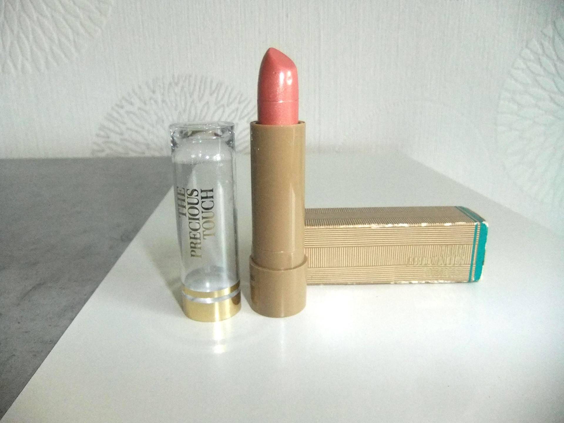 Original Avon Vintage Lippenstift Inkl. Überkarton Original Avon Vintage Lippenstift Inkl. Überkarton von Etsy - TroedelMarie