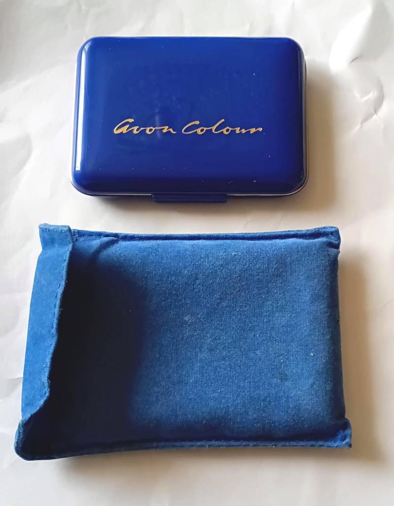 Avon Vintage Lidschattenpalette Mit Taschenrechner Avon Vintage Lidschattenpalette Mit Taschenrechner von Etsy - TroedelMarie