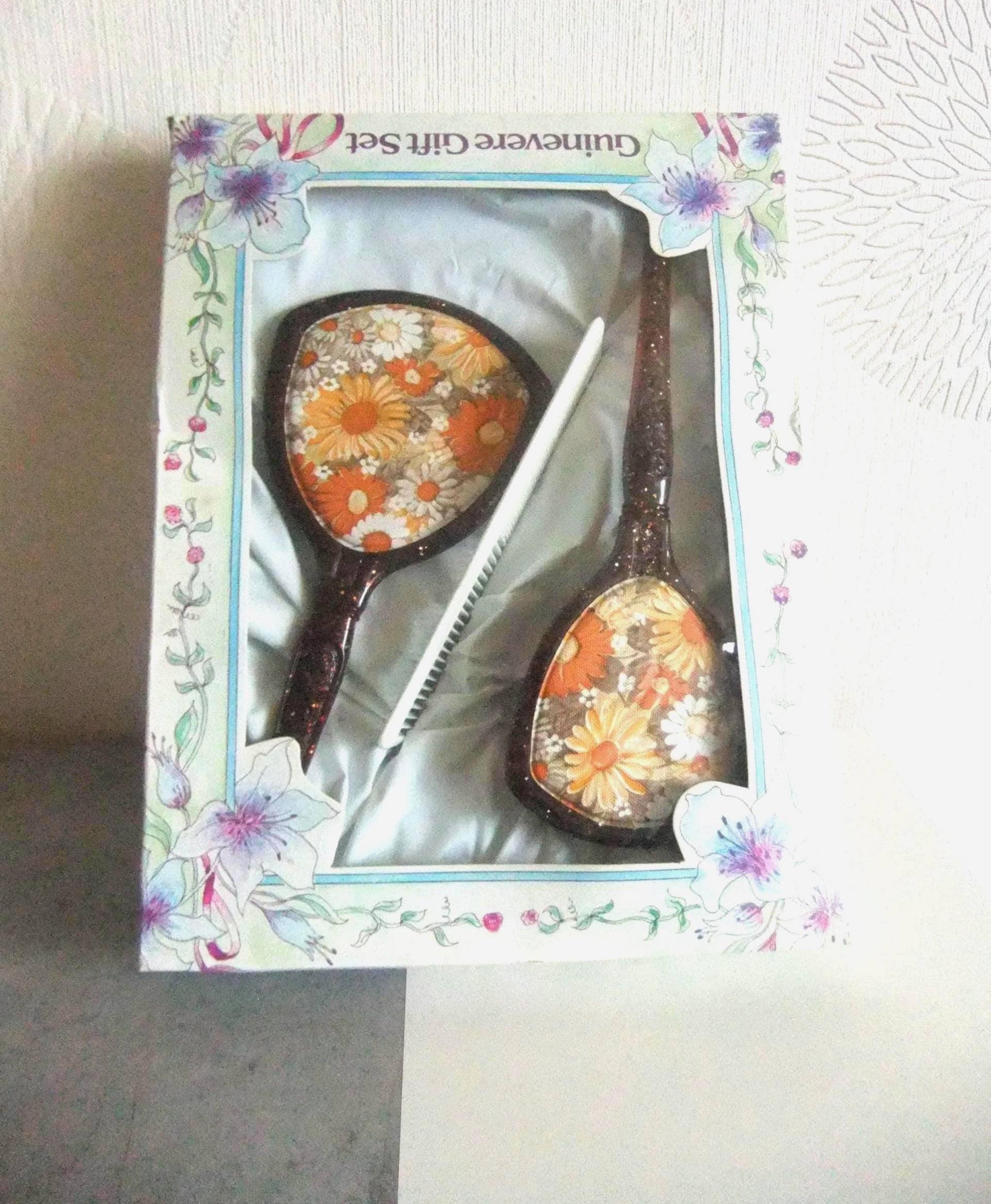 Vintage Frisierset Aus Den 1970Er Jahren, Unbenutzt Vintage Frisierset Aus Den 1970Er Jahren, Unbenutzt von Etsy - TroedelMarie