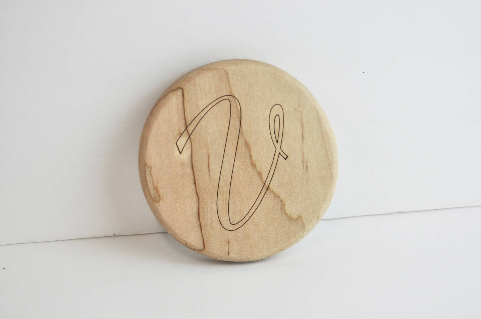 Runder Spiegel Aus Holz | Taschenspiegel Geldbörse Schminkspiegel Name Logo Monogramm Lasergraviert von Etsy - TroutWorkshop
