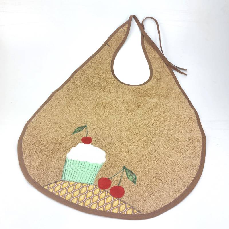 Großes Lätzchen Xxl, Spucktuch Für Erwachsene, Sand-Beige, Mit Törtchen-Applikation Großes Lätzchen Xxl, Spucktuch Für Erwachsene, Sand-Beige, Mit Törtchen-Applikation von Etsy - Trullafabrik