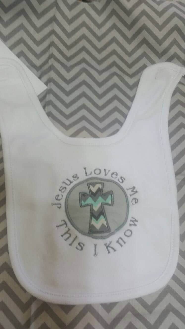 Jesus Liebt Mich Baby Lätzchen Jesus Liebt Mich Baby Lätzchen von Etsy - TuckersTinyThreads