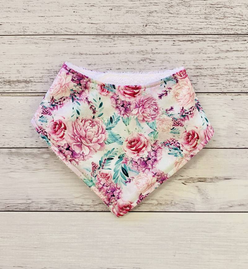 Baby Mädchen Lätzchen Lila Blumen Digital Bedruckter Stoff Frottee Rücken von Etsy - TwoBlackRabbits