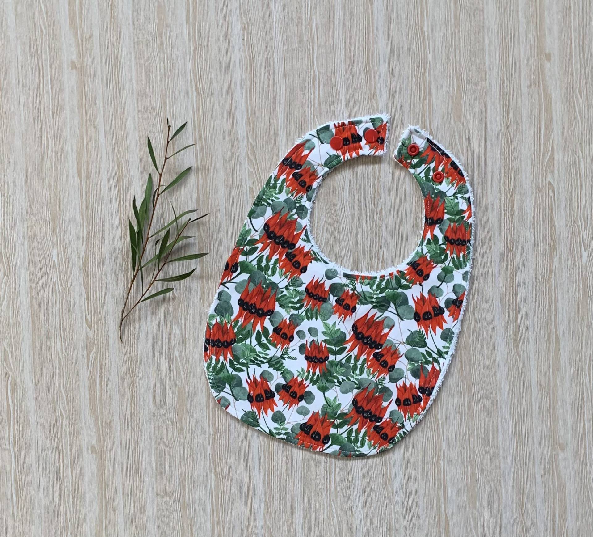 Frottee Lätzchen Mädchen, Aussie Digitaldruck Sturt Desert Pea, Mit Druckknöpfen Frottee Lätzchen Mädchen, Aussie Digitaldruck Sturt Desert Pea, Mit Druckknöpfen von Etsy - TwoBlackRabbits