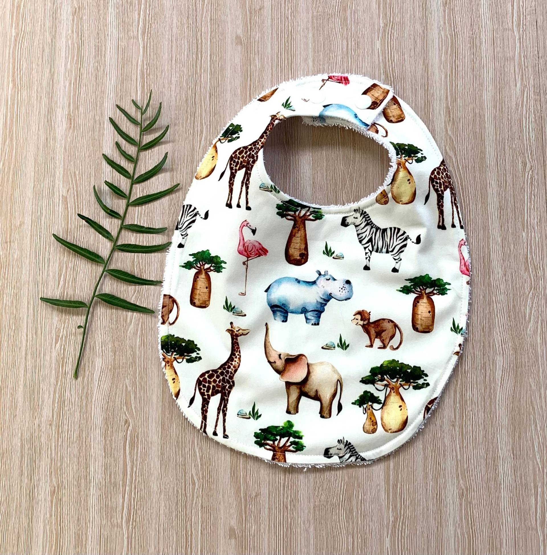 Lätzchen Für Jungen Safari Digital Print Baumwollstoff, Druckknöpfe Und Frottee Australian Made von Etsy - TwoBlackRabbits