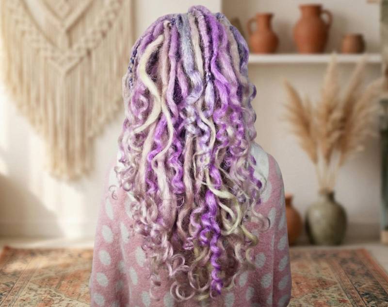 Pastel & Blond Curly Dreadverlängerungen - Dünne Imitat-Dreads Mit Offenen Enden, Ein- Oder Zweiseitigen Dreads von Etsy - TwodotsDreadsWigs
