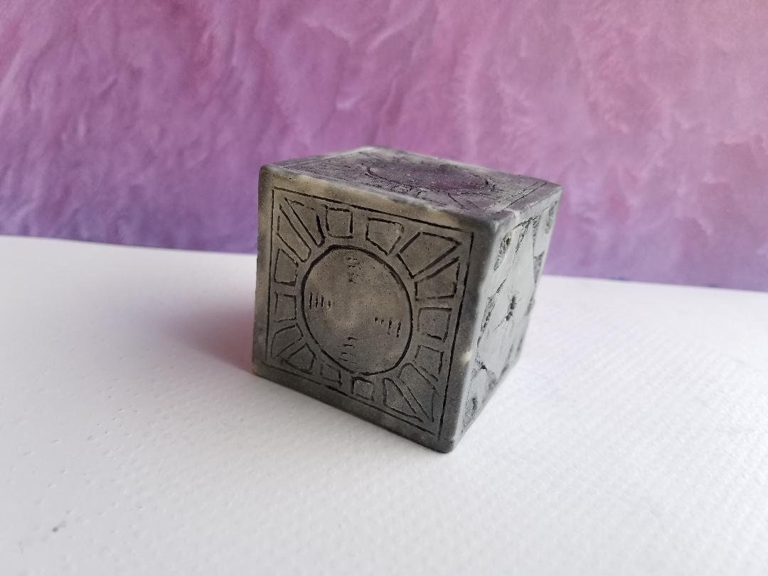 Hellraiser Puzzle Box Seife Handgeschnitzte Seife. Stecknadelkopflieblinge Und Zenobiten Morden Dafür von Etsy - UniqueFolks