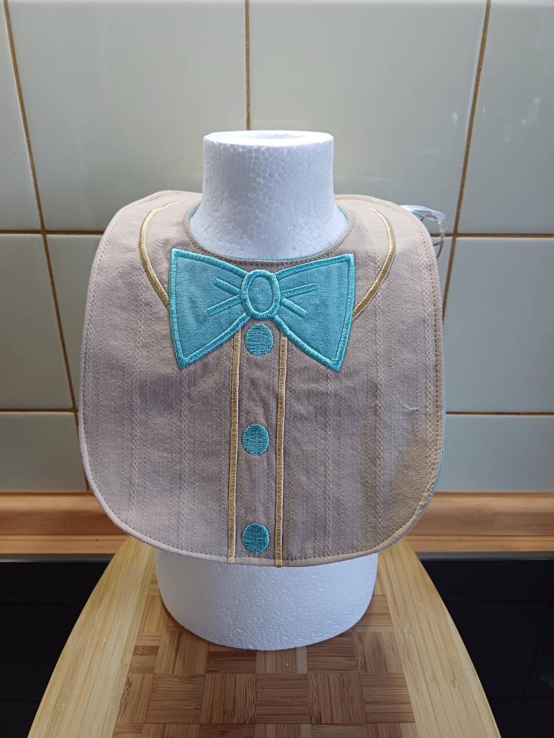 Babylätzchen "Hemd & Fliege" Bestickt - Beige/Türkis Upcycling Unikat Handarbeit #758 von Etsy - UpcyclingbyPaMue