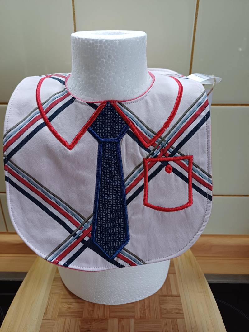 Babylätzchen "Hemd & Krawatte" Bestickt - Weiß/Rot Upcycling Unikat Handarbeit #603 von Etsy - UpcyclingbyPaMue