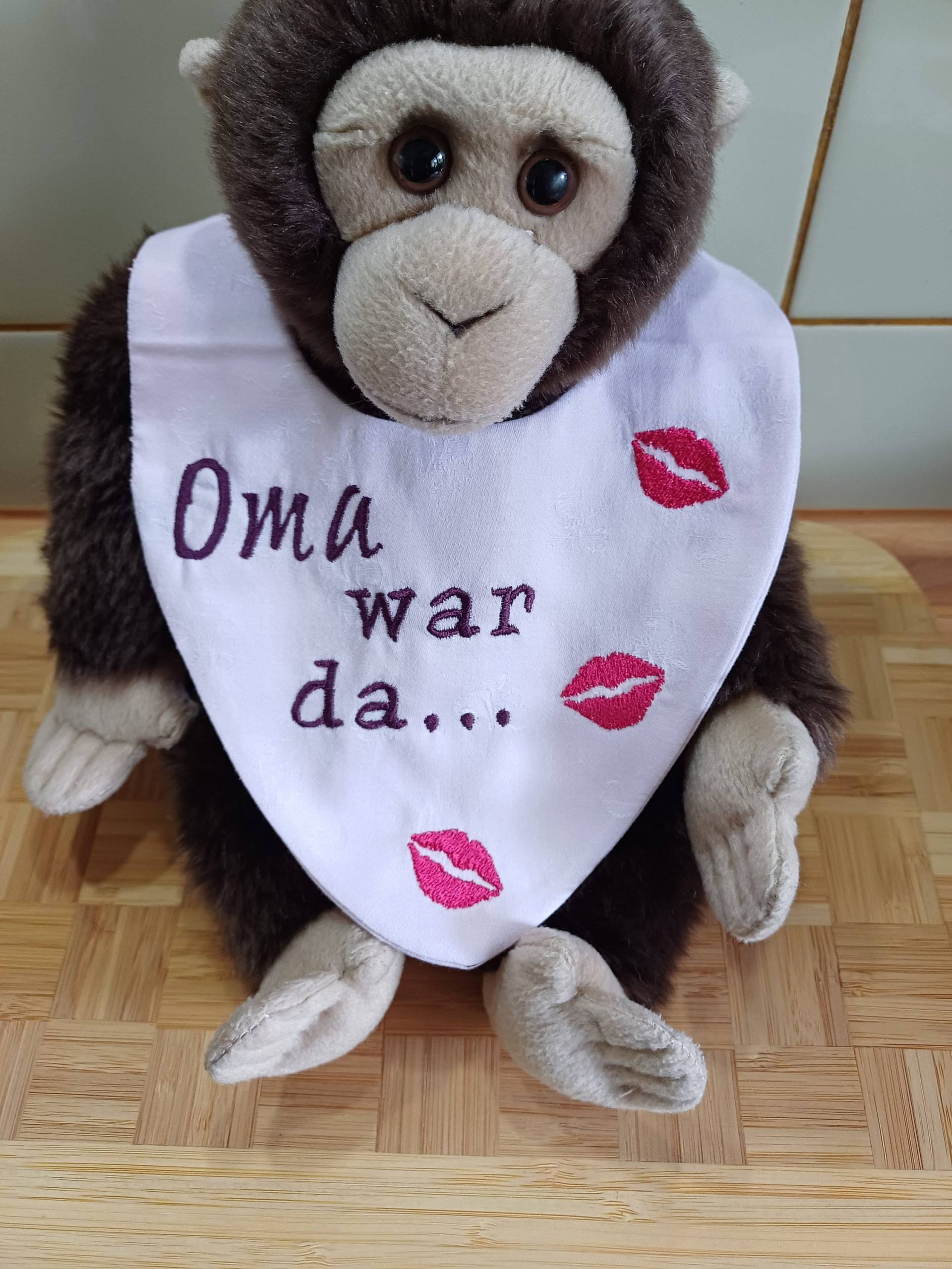 Besticktes Sabberlätzchen/Halstuch Für Babys "Oma War Da" - Rosa Upcycling Unikat Handarbeit #10 Besticktes Sabberlätzchen/Halstuch Für Babys "Oma War Da" - Rosa Upcycling Unikat Handarbeit #10 von Etsy - UpcyclingbyPaMue