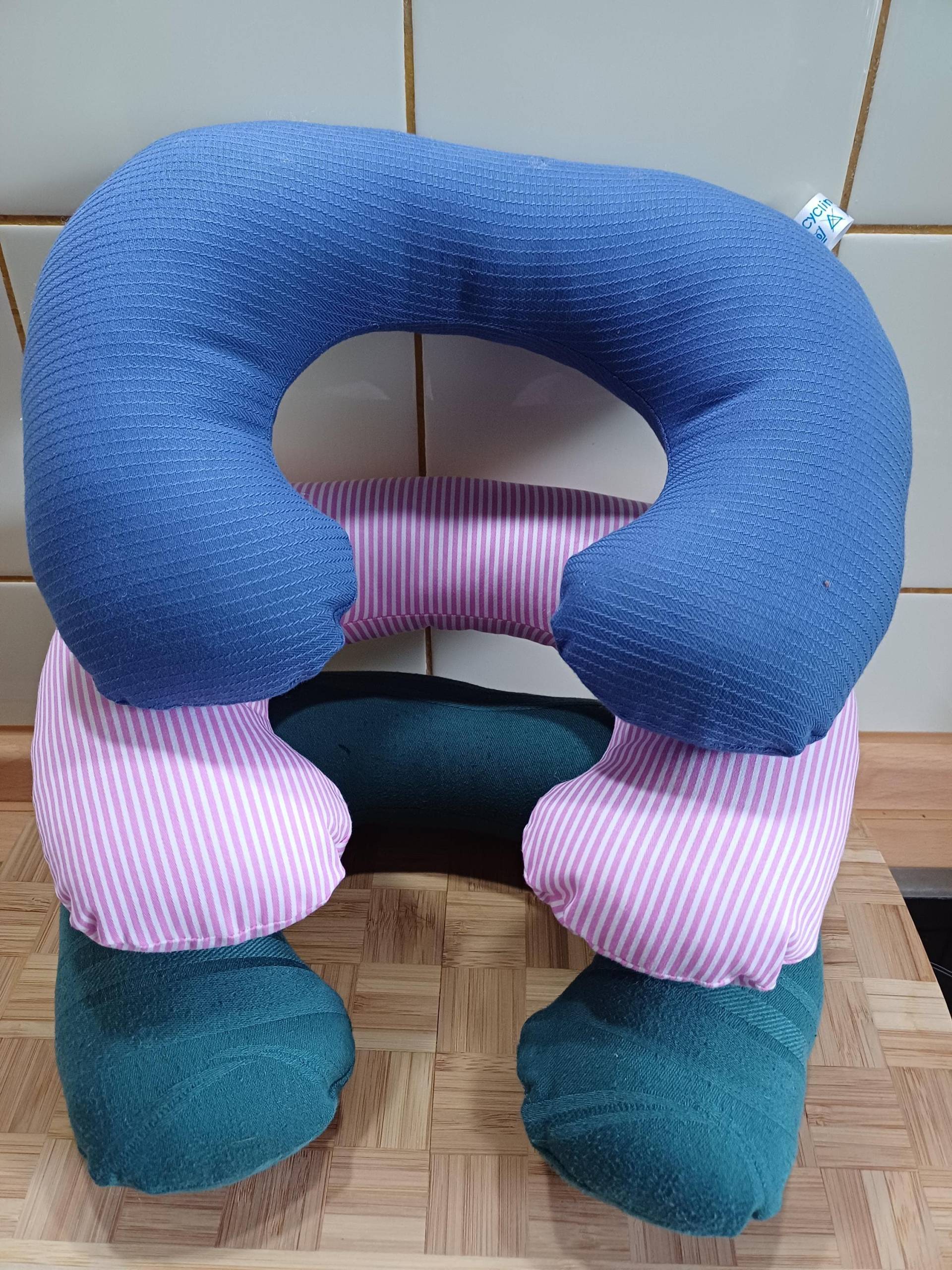 Nackenkissen - Grün/Rosa/Blau Unikat Upcycling #501 von Etsy - UpcyclingbyPaMue