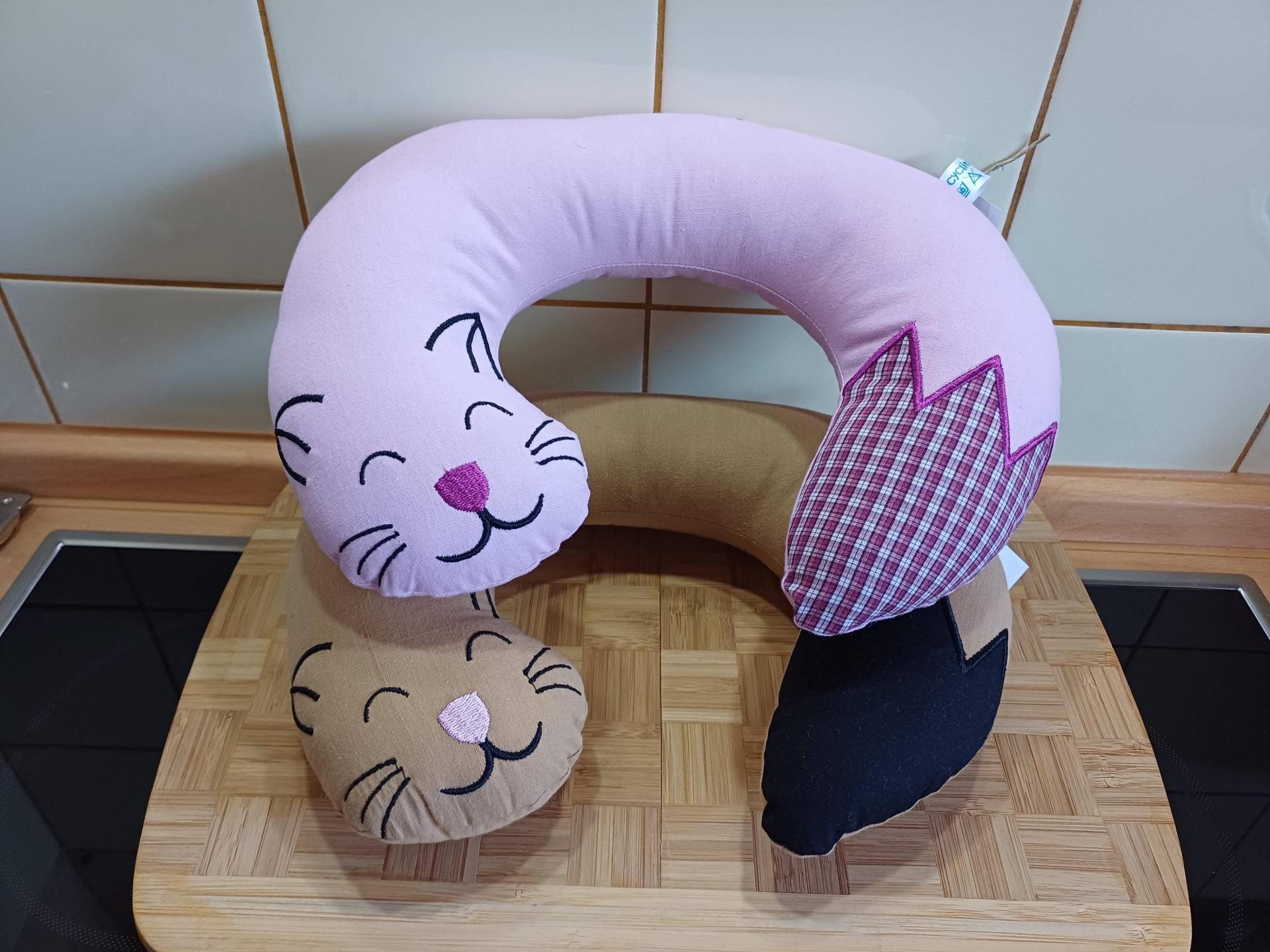 Nackenkissen "Katze" - Rosa Oder Braun Unikat Upcycling #796 von Etsy - UpcyclingbyPaMue