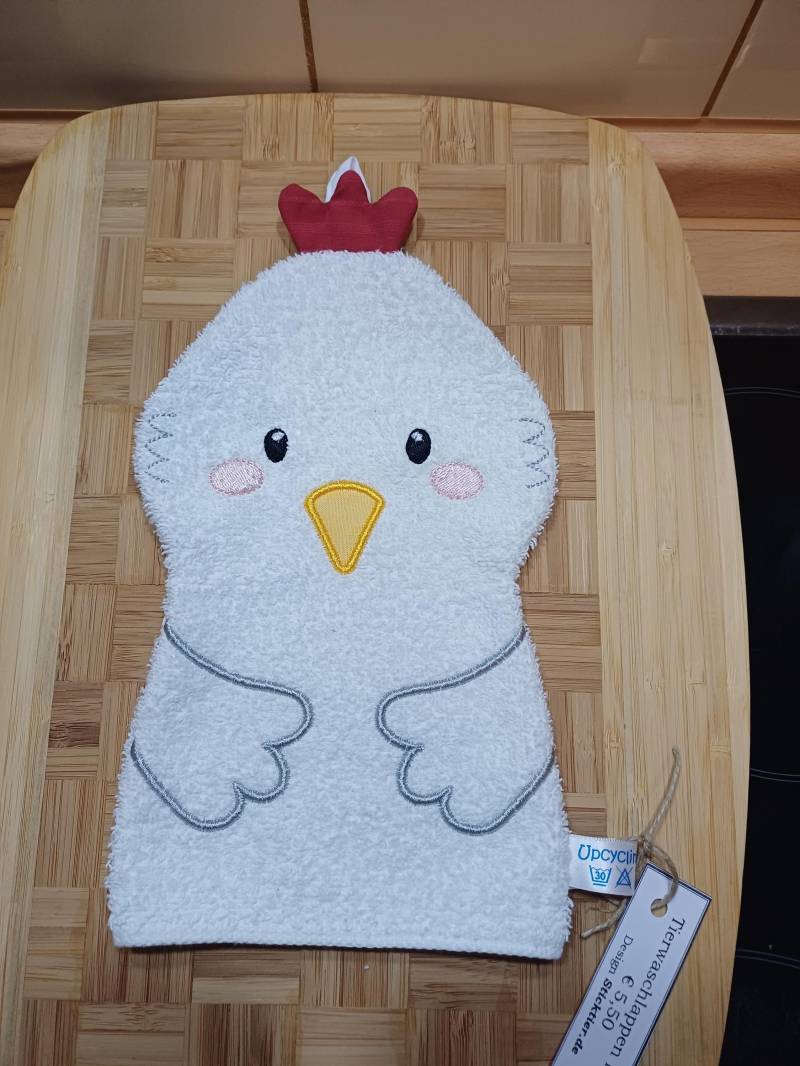 Tier-Waschlappen Hahn Weiß - Upcycling Unikat Handarbeit #515 Tier-Waschlappen Hahn Weiß - Upcycling Unikat Handarbeit #515 von Etsy - UpcyclingbyPaMue